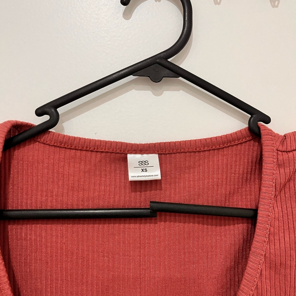 Pink buttoned tee - Picture 3 of 4